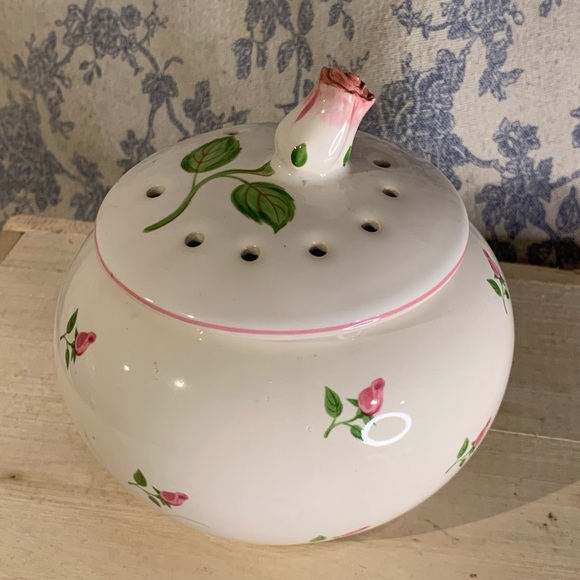 VTG Ceramic Teleflora Floral Potpourri Pot Lidded Trinket Box Roses - Picture 1 of 7